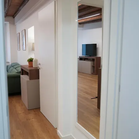 Lägenhet Indipendenza 60 Center *