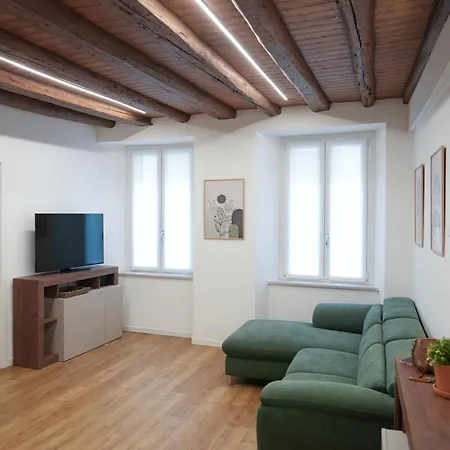 Indipendenza 60 Center * Côme